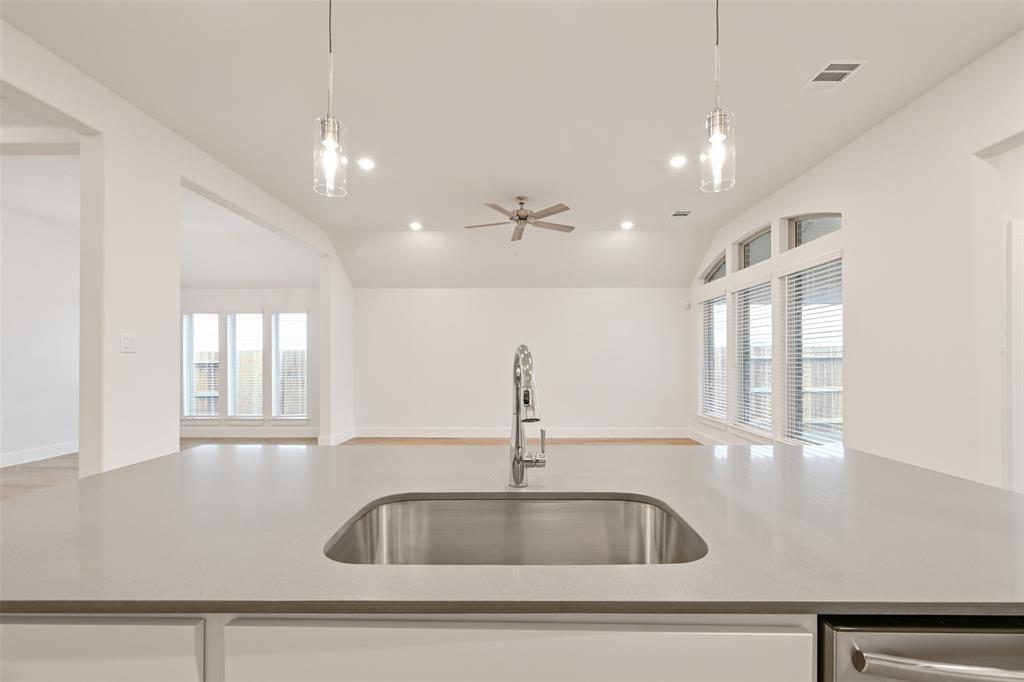 1536 Apache Heights Drive, Dayton, Texas image 13
