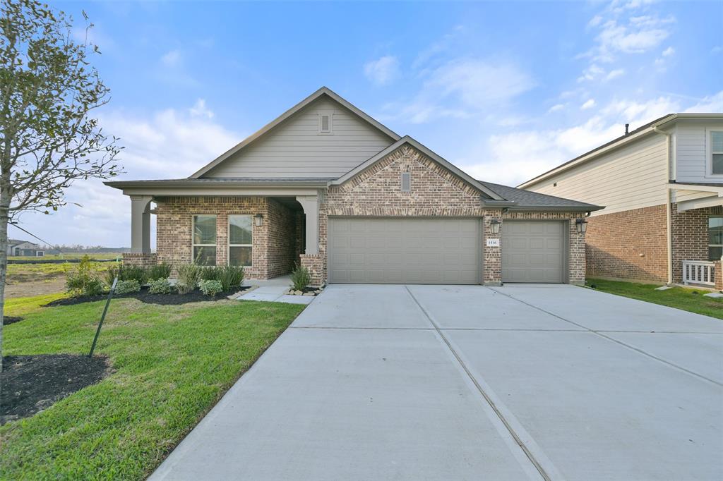 1536 Apache Heights Drive, Dayton, Texas image 2