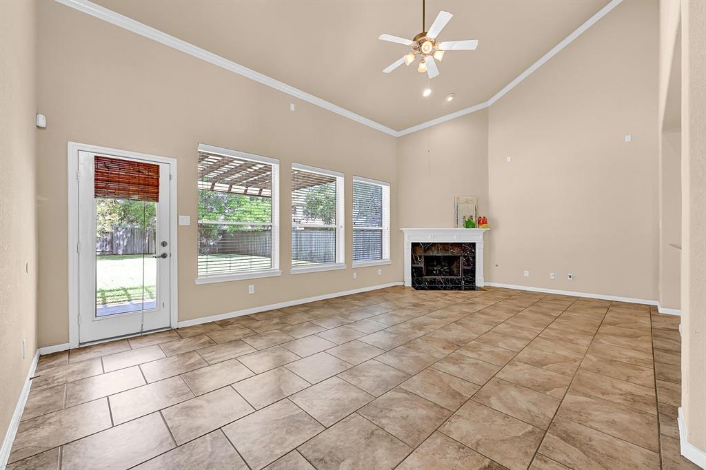 130 S Vershire Circle, The Woodlands, Texas image 5