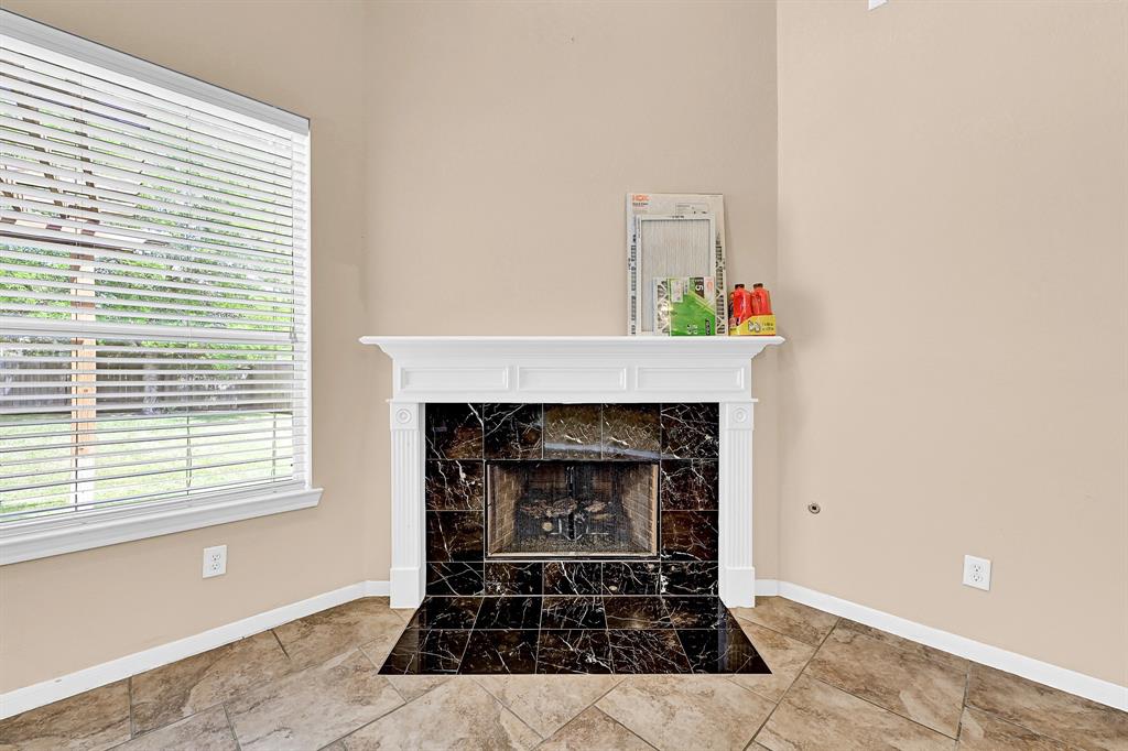 130 S Vershire Circle, The Woodlands, Texas image 6