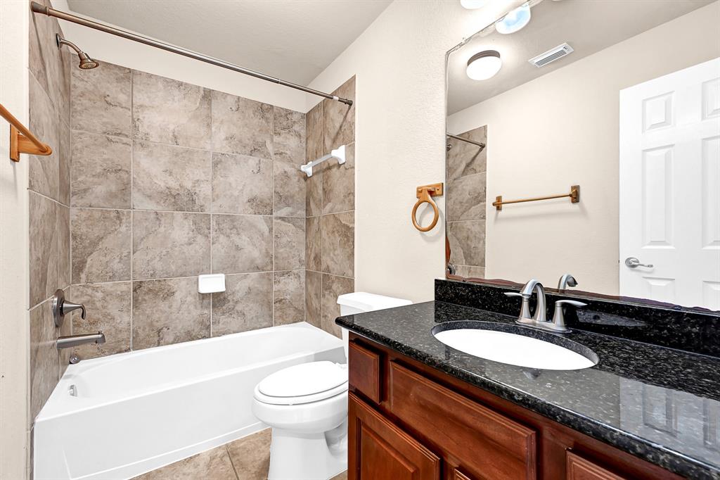 130 S Vershire Circle, The Woodlands, Texas image 23