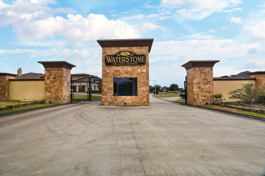 7 Waterstone Court, Montgomery, Texas image 1