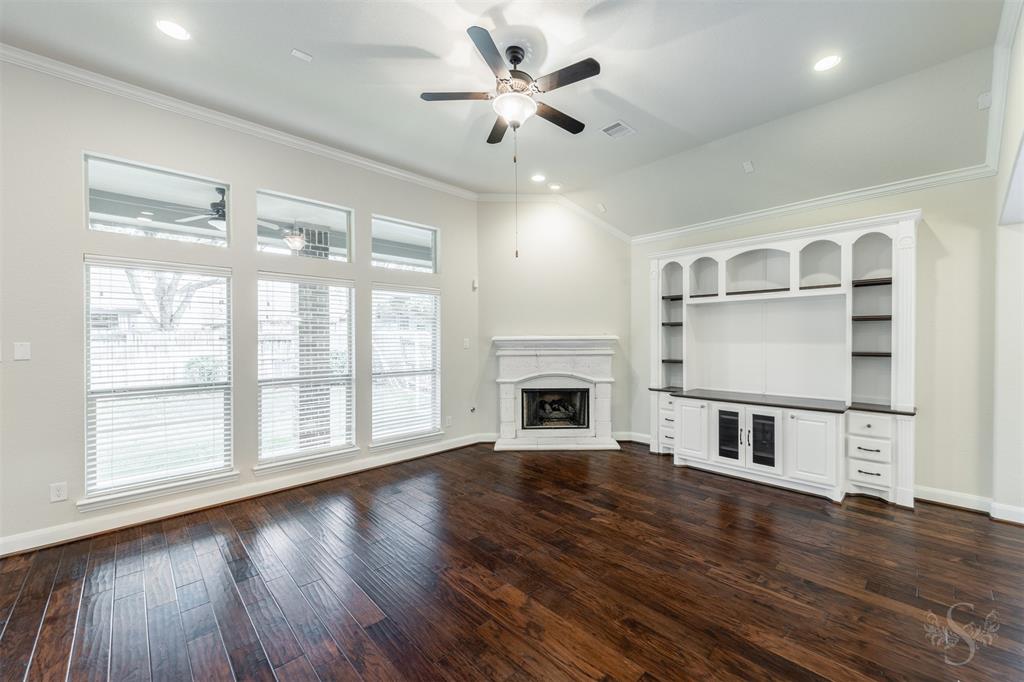 10614 Lindabury Hollow Drive, Katy, Texas image 11