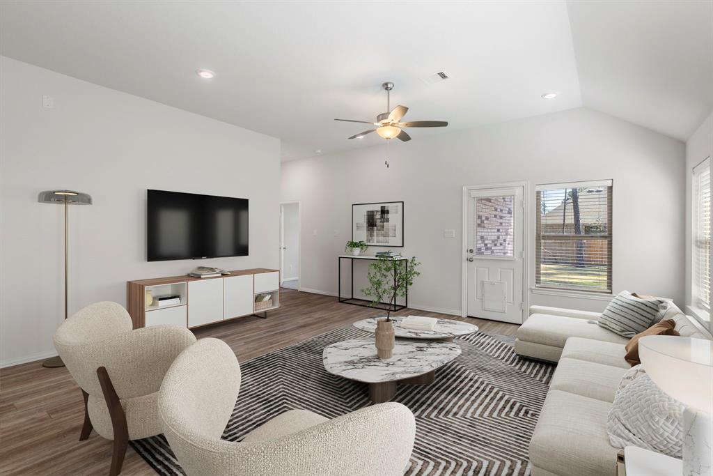121 N Cadence Hills Loop, Conroe, Texas image 8