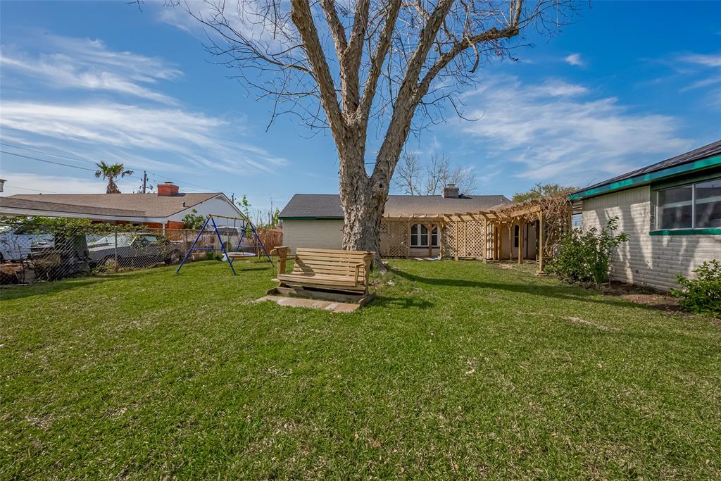 4403 Ravine Drive, Friendswood, Texas image 26