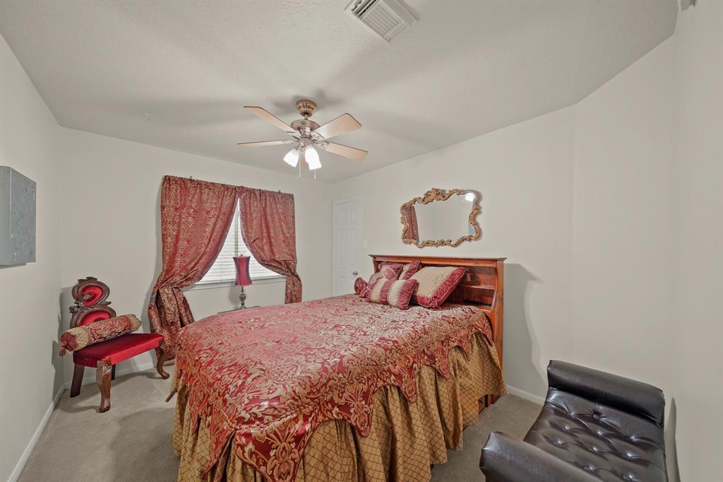 6408 E Bending Oak Lane, Pearland, Texas image 34