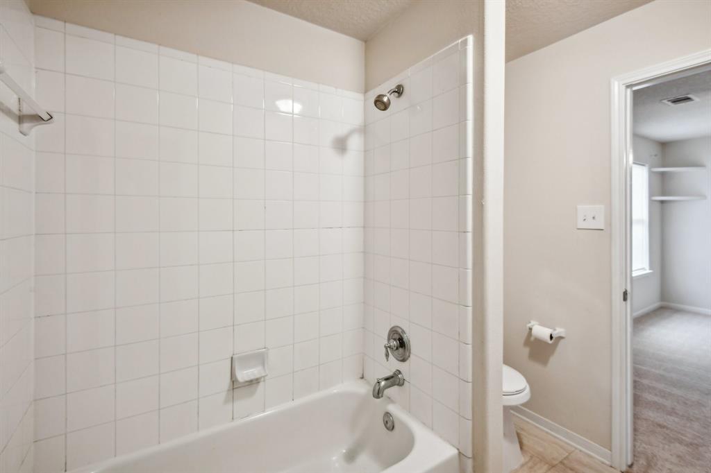 19015 Country Square Drive, Houston, Texas image 33