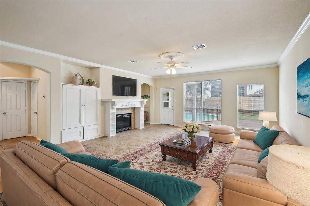19015 Country Square Drive, Houston, Texas image 6