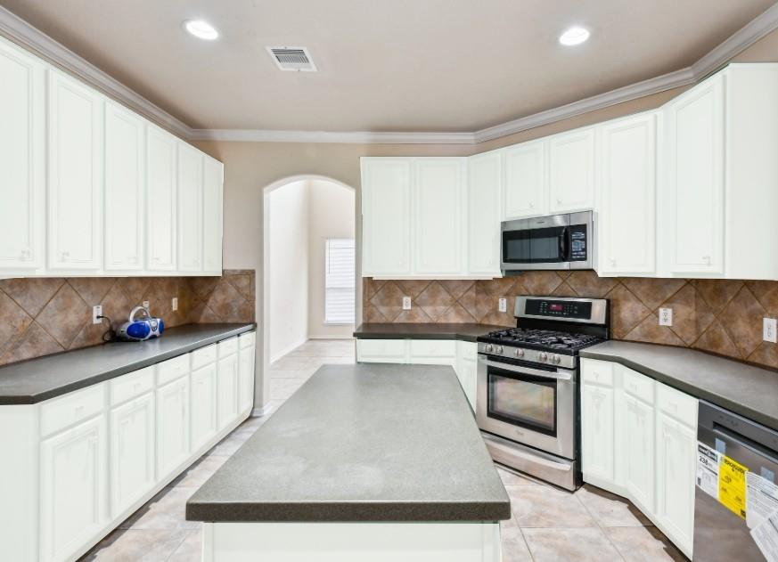 19015 Country Square Drive, Houston, Texas image 8