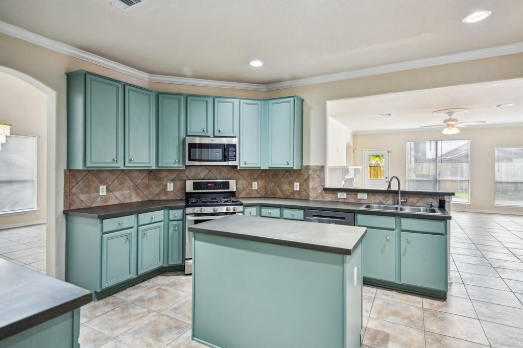19015 Country Square Drive, Houston, Texas image 13