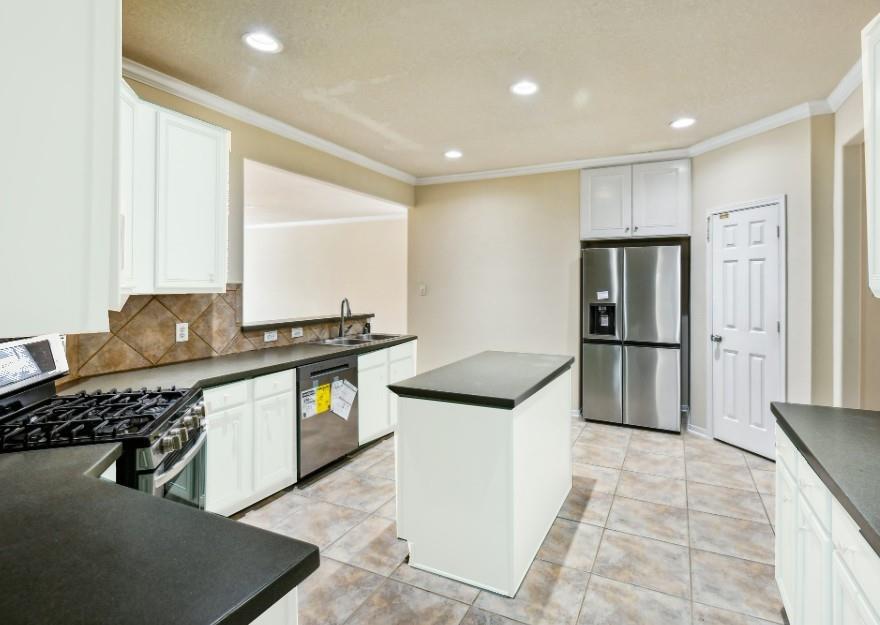 19015 Country Square Drive, Houston, Texas image 10