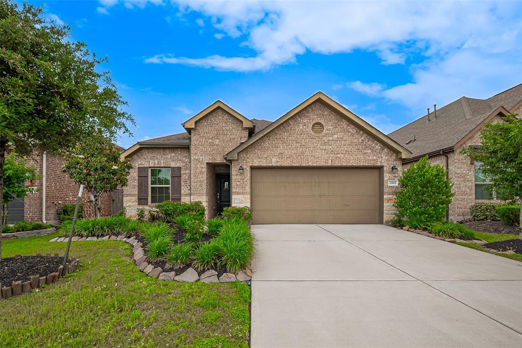 2903 Blue Mist Bend, Brookshire, Texas image 1