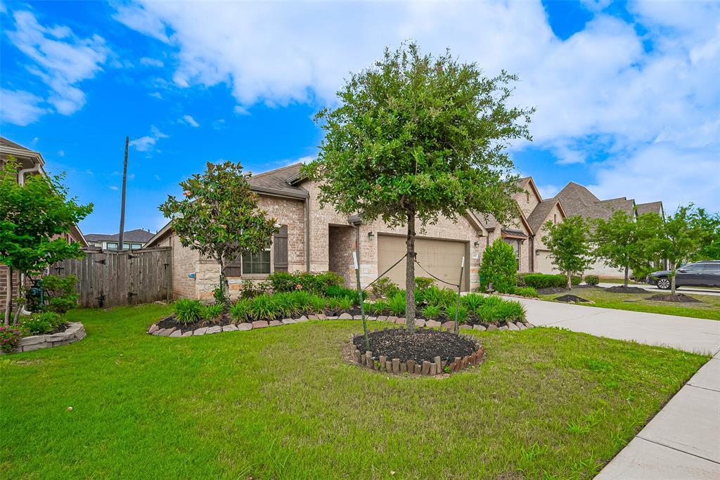2903 Blue Mist Bend, Brookshire, Texas image 3