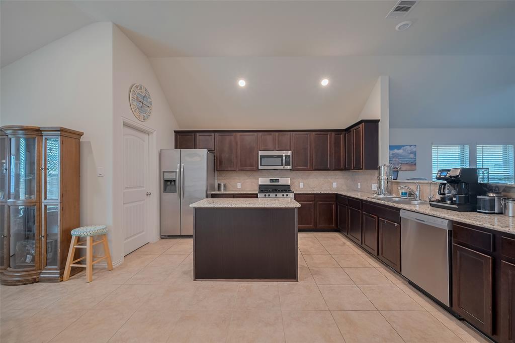 2903 Blue Mist Bend, Brookshire, Texas image 16