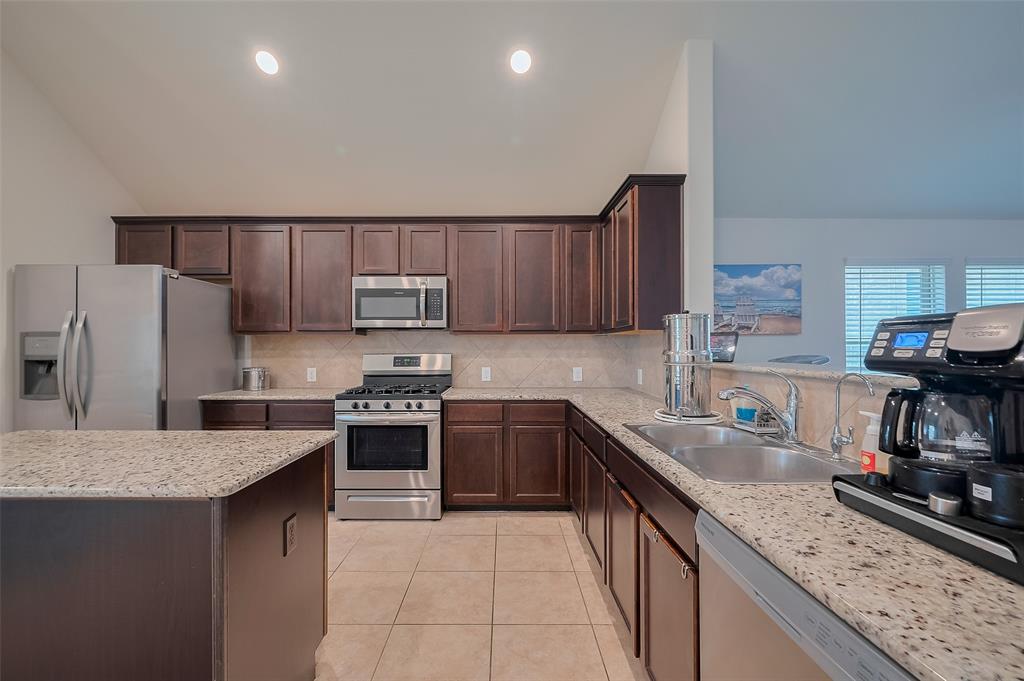 2903 Blue Mist Bend, Brookshire, Texas image 17
