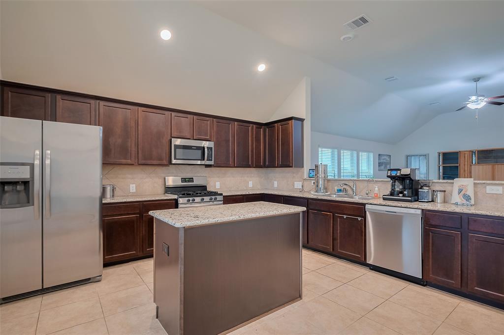 2903 Blue Mist Bend, Brookshire, Texas image 15