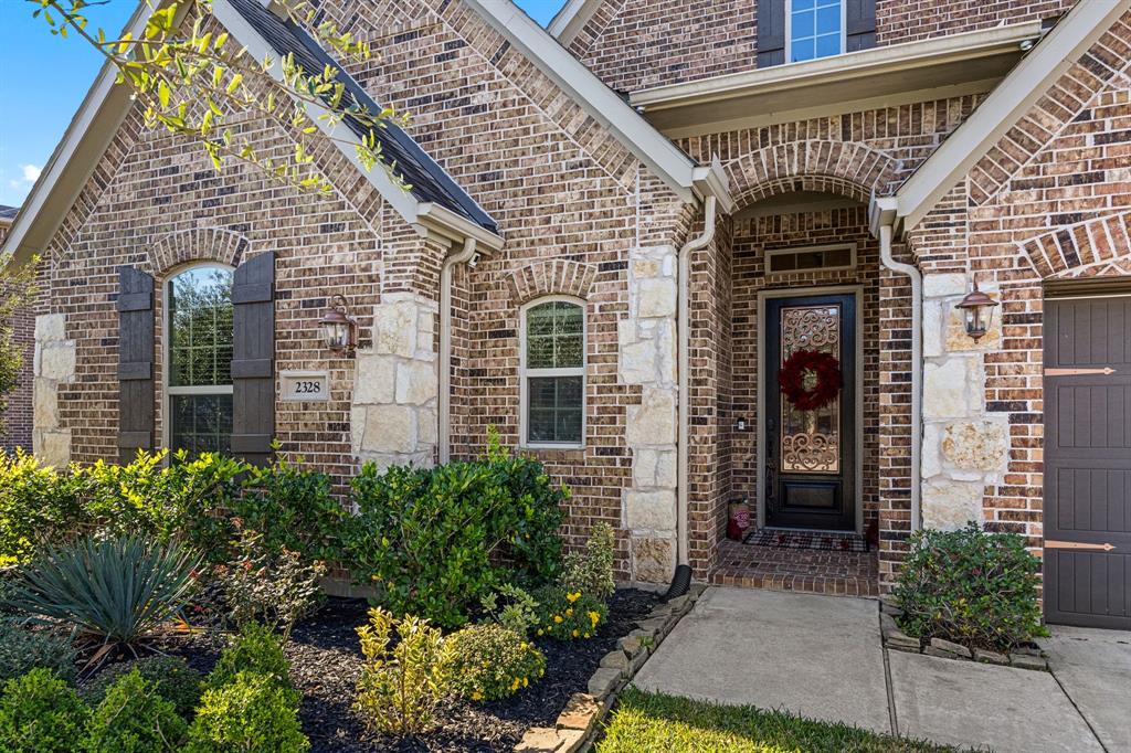 2328 Shallow Creek Lane, Friendswood, Texas image 1