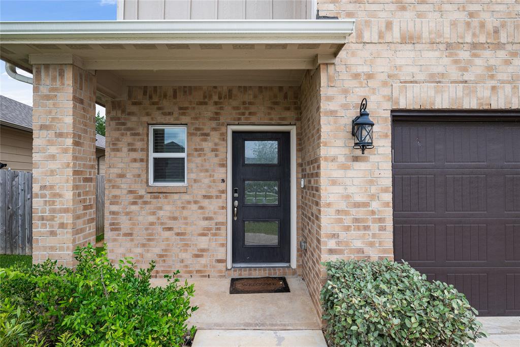 104 Clay Creek Lane, Montgomery, Texas image 2