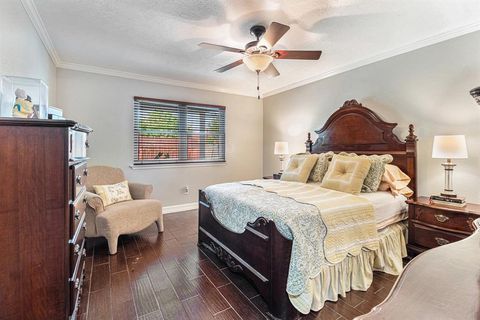 Single Family Residence in Pasadena TX 3902 Willowview Drive 18.jpg