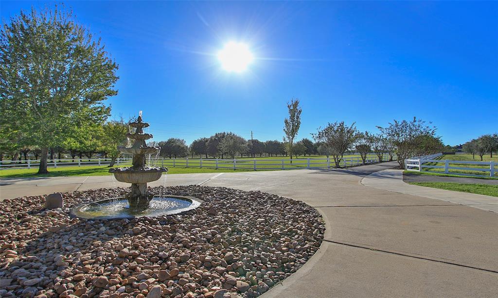 110 Hunters Creek Way