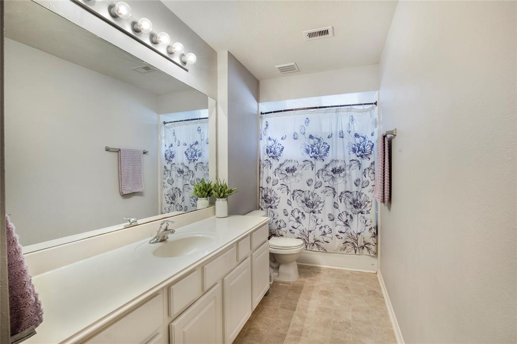 3816 Houston Lake Drive, Pearland, Texas image 24