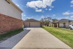 3816 Houston Lake Drive, Pearland, Texas image 36