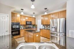 3816 Houston Lake Drive, Pearland, Texas image 9