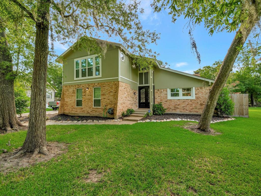 5346 Appleblossom Lane, Friendswood, Texas image 1