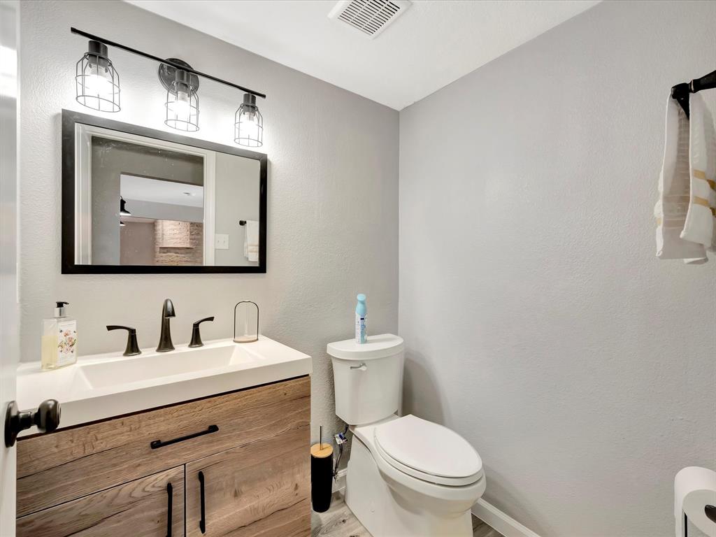 5346 Appleblossom Lane, Friendswood, Texas image 12