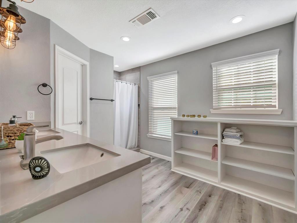 5346 Appleblossom Lane, Friendswood, Texas image 21