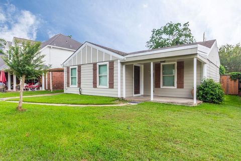 Single Family Residence in Houston NH 7555 Azalea Street.jpg