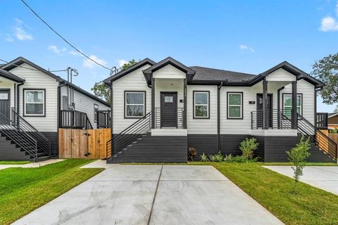 3827 Easy Street A B Houston TX 77026