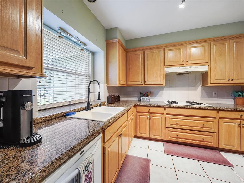 28710 Misty Oaks Drive, Huffman, Texas image 19