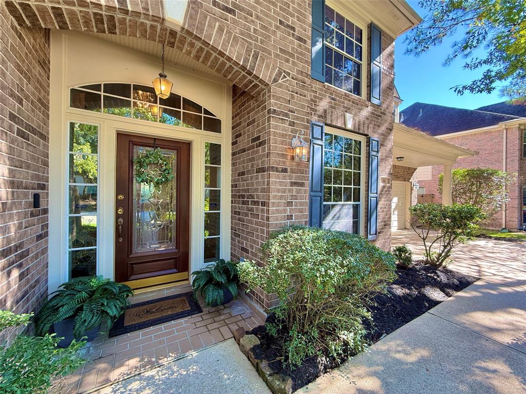 19 Laurelhurst Circle, The Woodlands, Texas image 3