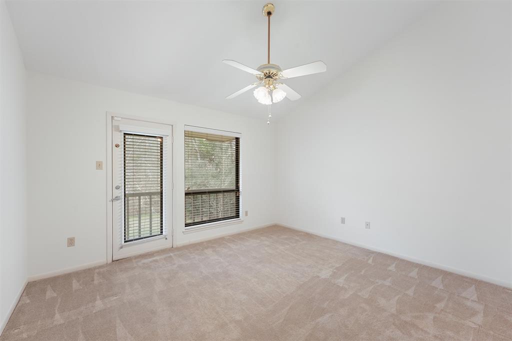 2711 Valley Manor Drive, Kingwood, Texas image 30