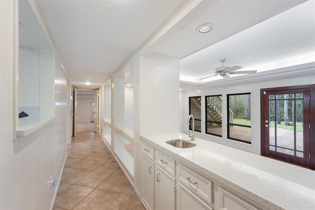 2711 Valley Manor Drive, Kingwood, Texas image 18