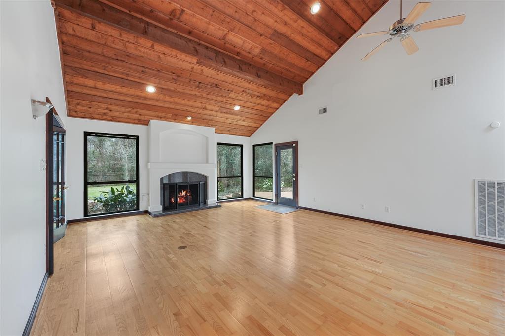 2711 Valley Manor Drive, Kingwood, Texas image 7