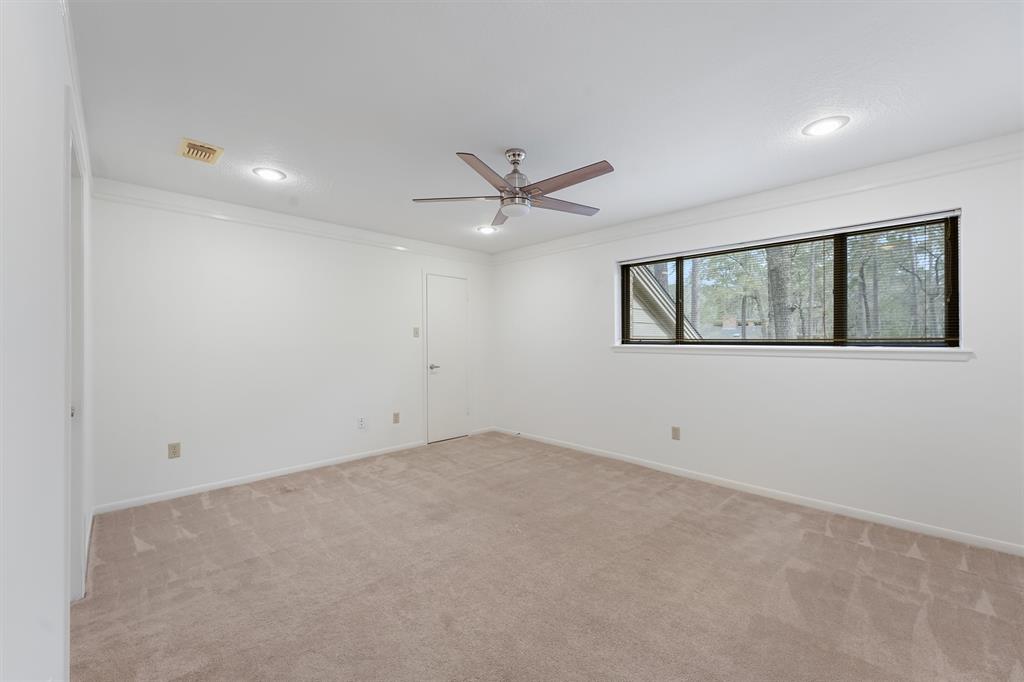 2711 Valley Manor Drive, Kingwood, Texas image 32