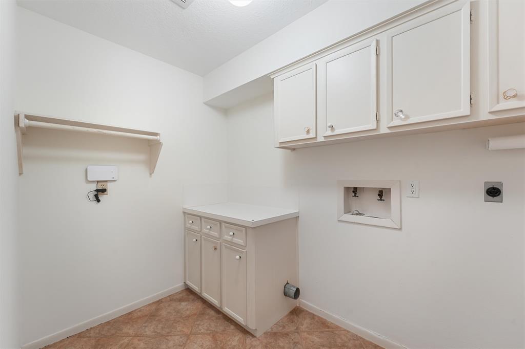 2711 Valley Manor Drive, Kingwood, Texas image 27
