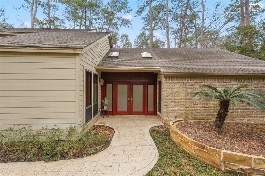 2711 Valley Manor Drive, Kingwood, Texas image 3