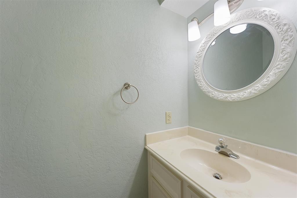 2711 Valley Manor Drive, Kingwood, Texas image 19