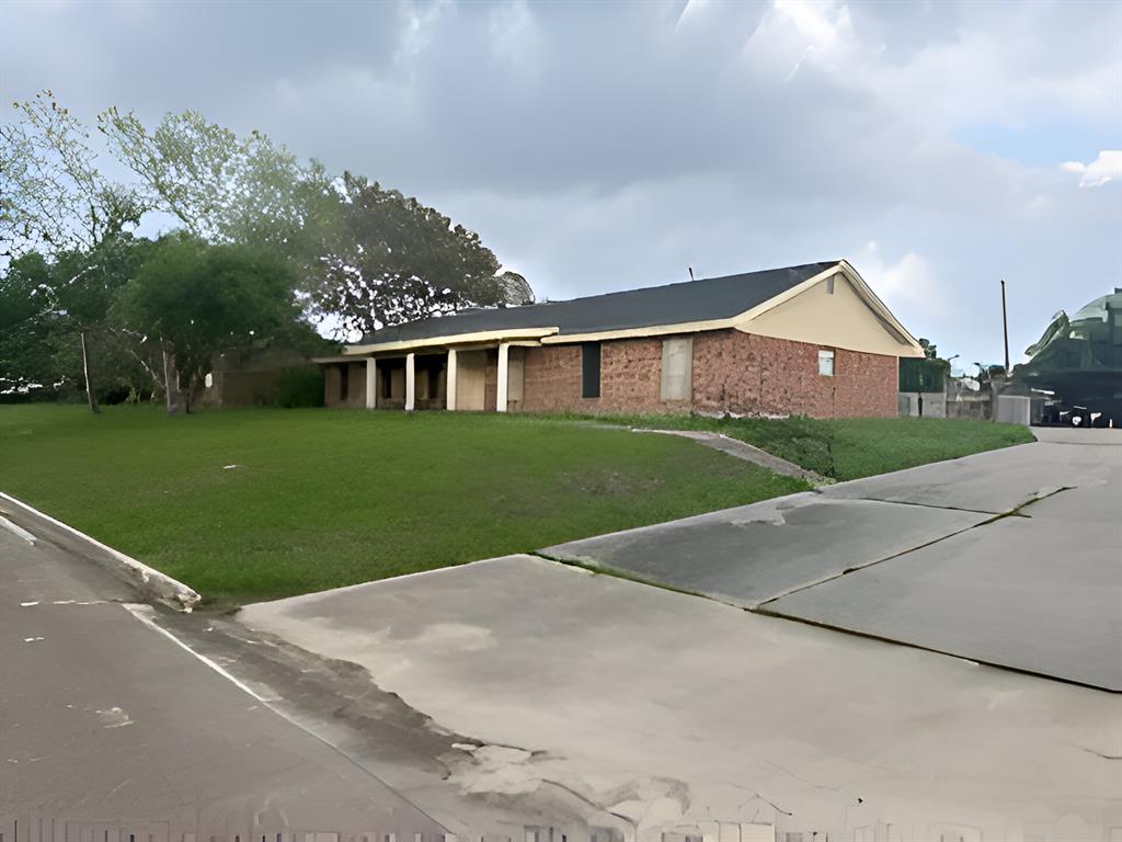 2304 Larry Drive, Port Lavaca, Texas image 1