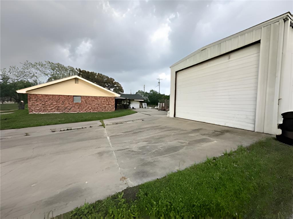 2304 Larry Drive, Port Lavaca, Texas image 4