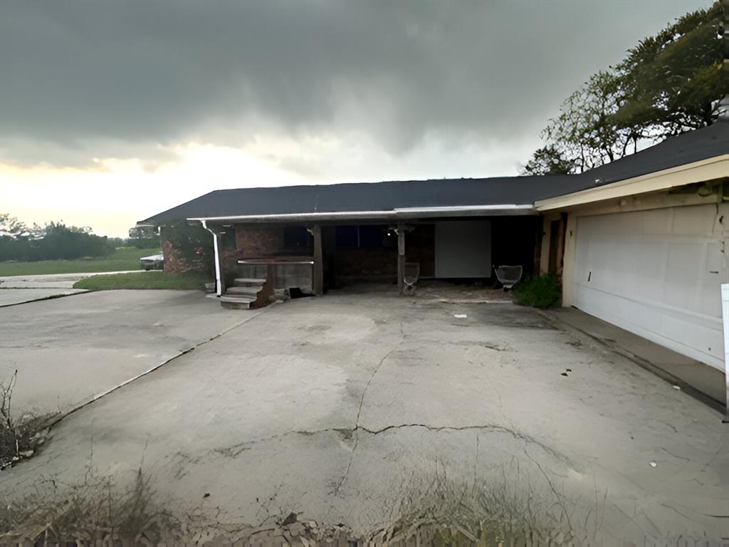 2304 Larry Drive, Port Lavaca, Texas image 2