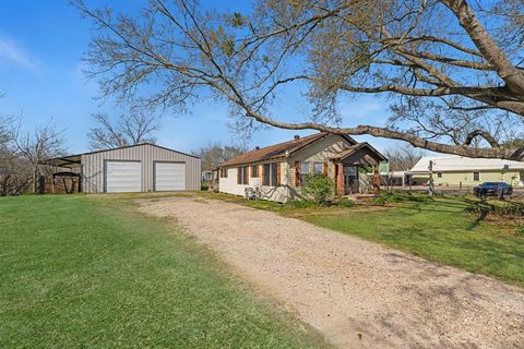 716 Jones Road Highlands TX 77562