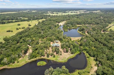 Photo of 18 Lakeside Drive, Montalba, TX 75853 (MLS # 76962840) Photo of 18 Lakeside Drive, Montalba, TX 75853 (MLS # 76962840)