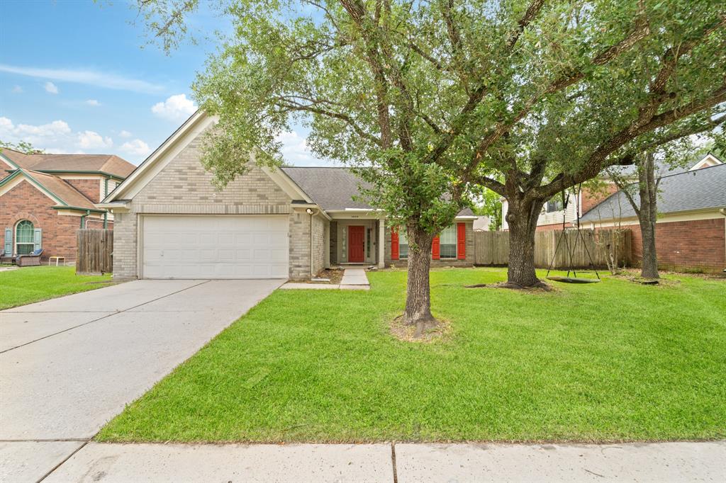 3909 Greenwood Drive Drive, Pearland, Texas image 1