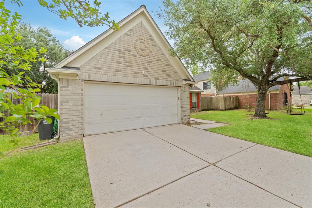 3909 Greenwood Drive Drive, Pearland, Texas image 28