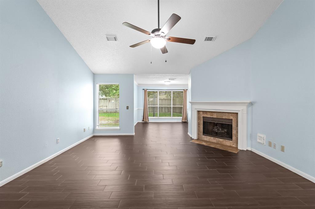 3909 Greenwood Drive Drive, Pearland, Texas image 3