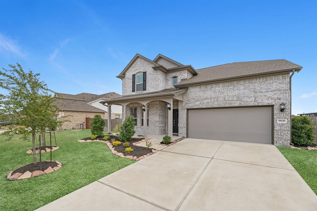 9806 Colonial Downs Drive, Mont Belvieu, Texas image 4